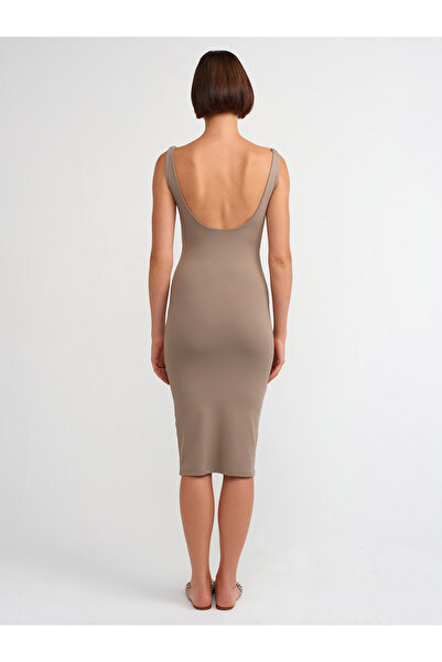 Dilvin Модел 91200 - Рокля от норка с U-образно деколте и миди дреха от полиамид