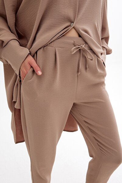 QANU Front Pleated Crepe Trousers Mink