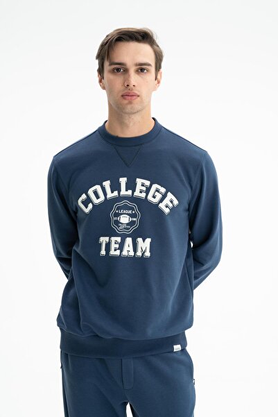 Arma Ανδρικό φούτερ με λαιμόκοψη με 3 κλωστές με κανονική εφαρμογή Indigo Text 26124601201