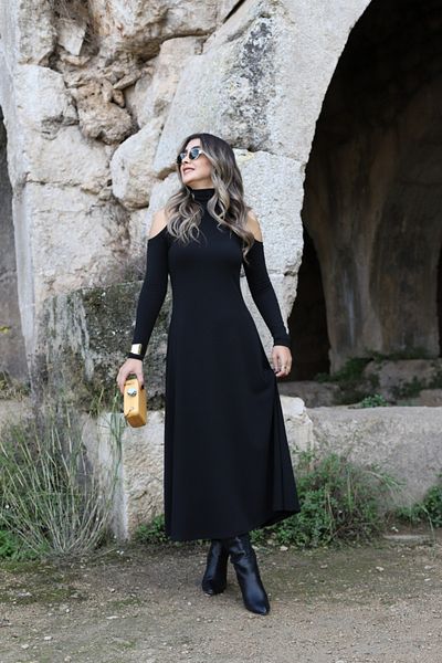 bytugcekaya Rochie neagră pe jumătate de pescar cu umeri