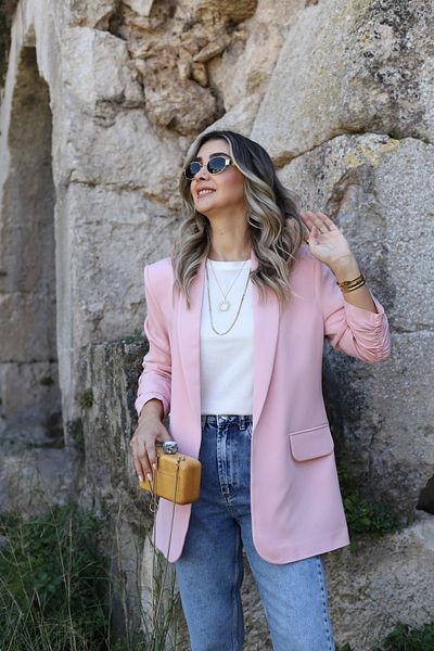 bytugcekaya Blazer de culoare pudra - cu mânecă deschisă și detaliu cu șnur