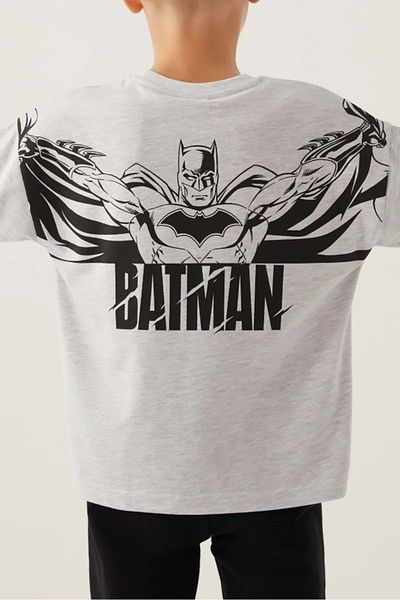 Batman L1692 Model Boy's Set - Licensed, Embleme Detailed T-Shirt and Capri Set GRAY
