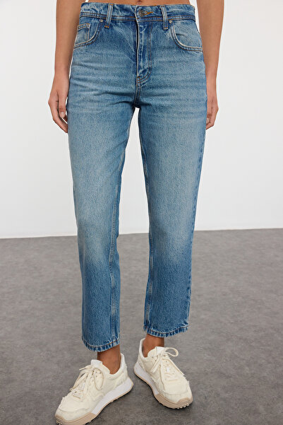 Trendyol Collection High Waist Blue Straight Jeans - TWOAW25JE00124