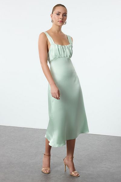 Trendyol Collection Μέντα στήθος με λεπτομερή σατέν υφαντό φόρεμα TWOSS24EL00065