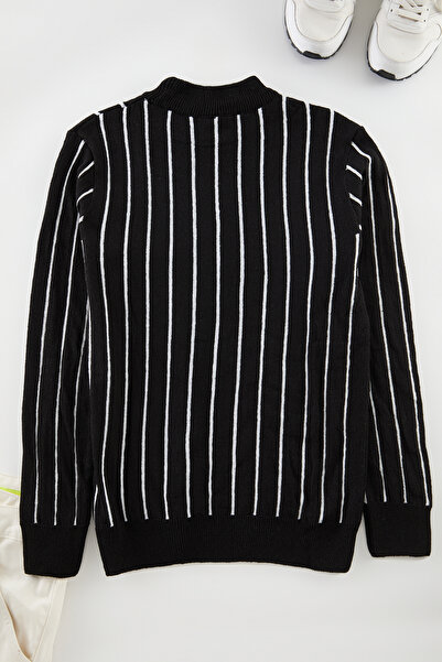 Edit by Trendyol Tmnaw25kz00061 Model čierny tenký pletený sveter