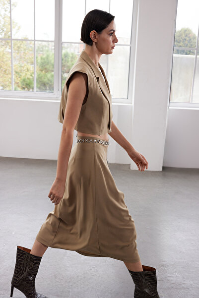 Trendyol Collection Limited Edition Mink Regular Crop Vest Twoaw25Ye00075