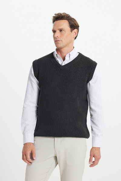 AC&Co / Altınyıldız Classics Ανδρικό πλεκτό πουλόβερ Anthracite-Melange Standard Fit Normal Cut V-Neck