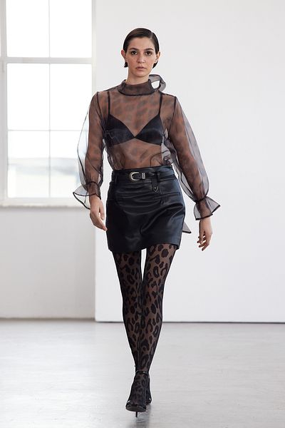 Trendyol Collection Διαφανής καφέ μπλούζα με λεοπάρ στάμπα - Limited Edition TWOAW25BZ00188