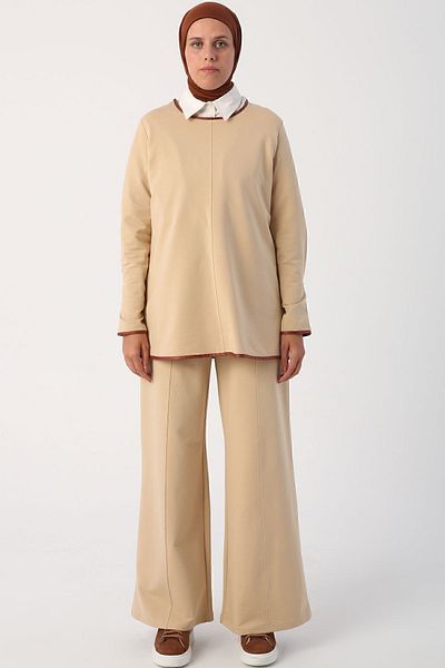 ALLDAY Beige01 Knitted Suit with Leather Piping Trousers