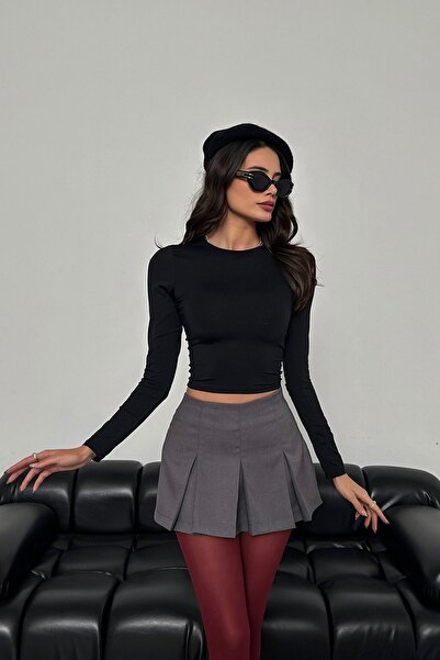 Babushka Fusta plisată cu pantaloni scurți gri