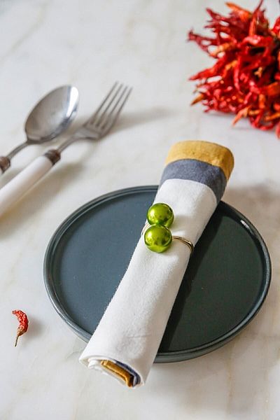 Arma House Set of 6 Green Lollipop Napkin Rings with Gold Ring