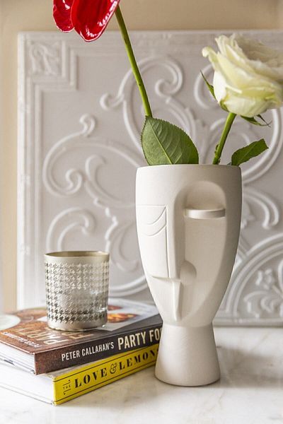 Arma House Nordic Luxury Modern Art - White Faced Vase and Figurine (6)