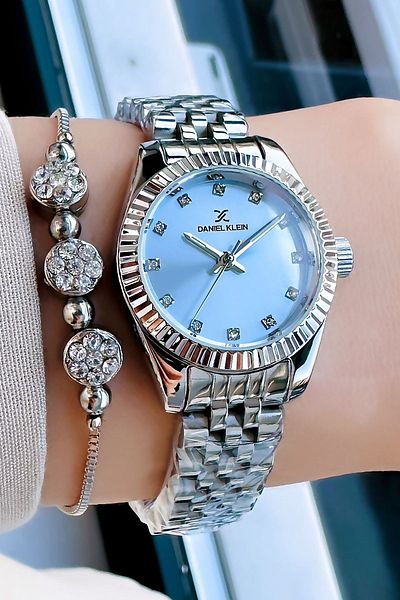 Daniel Klein Small Case Women Wristwatch 3 Atm Waterproof Silver Color Steel Band + Wristband With Gift DKBY2008C4