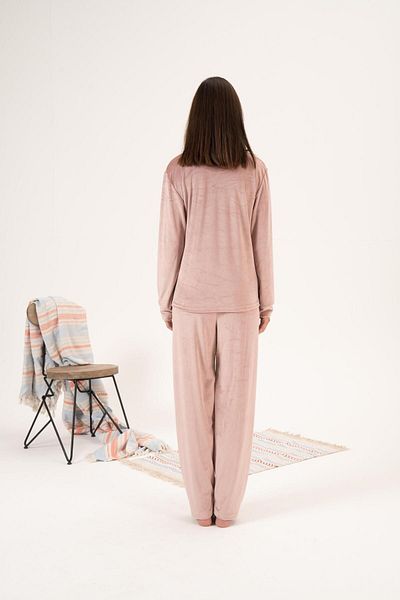 Estiva Velvet Winter Urban Pajama Set - Women