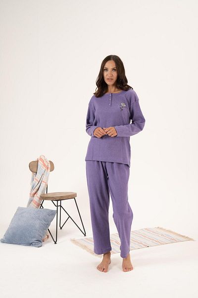 Estiva Set de pijamale cu guler cu nasturi brodate cu flori de iarnă