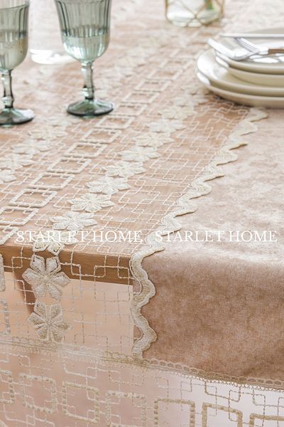 starlet home collection Кадифена покривка за маса Мимоза с френска дантела