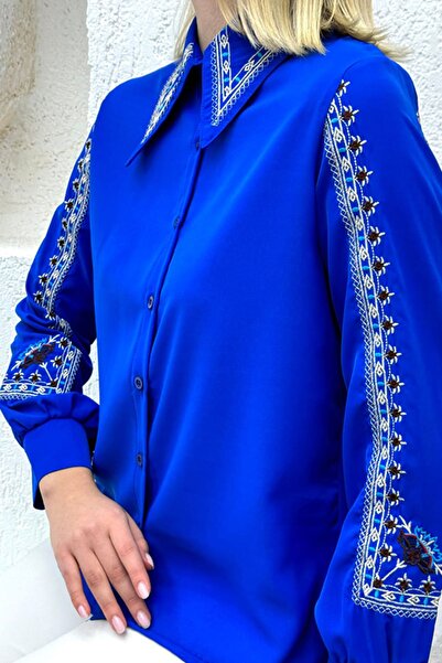 TRND Сорочка з вишитим коміром