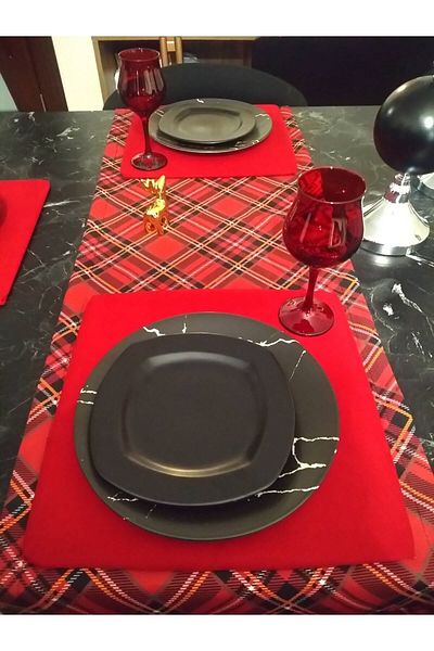 Ayşemce New Year's Placemat Set 6 Red Square Plates 1 Plaid Patterned Runner