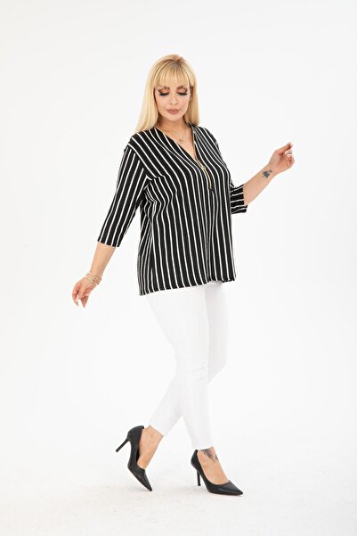 HÜLYA BUTİK Μπλούζα με φερμουάρ σε μαύρο ριγέ σχέδιο