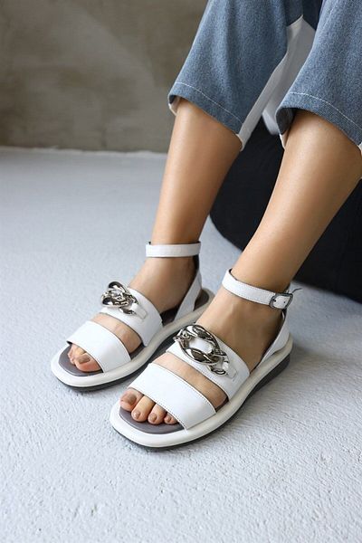 NILUFARR Sandale Lera din piele naturală albă cu accesorii cu lanț argintiu