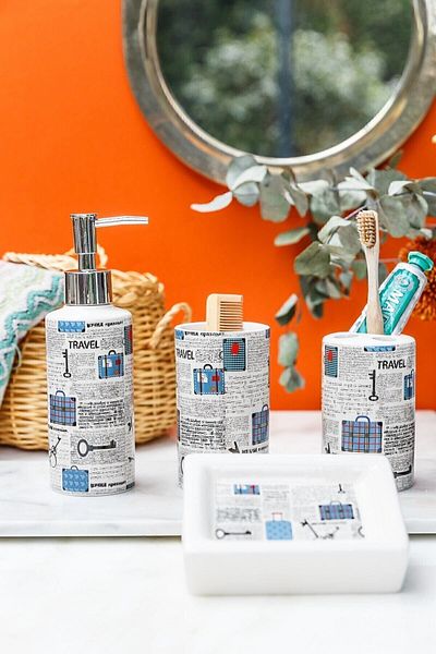 Arma House 4-Piece La Vie Est Belle Ceramic Bathroom Set (3)