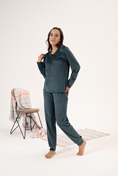 Estiva Amour Velvet Winter Women's Pajamas Set