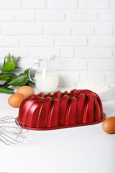 BKC HOME Concept Red Baton Cast Cake Mold