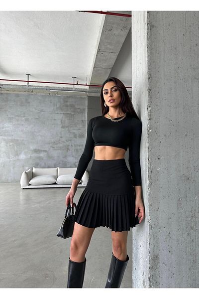 ŞULE BUTİK Fusta scurtă cu fermoar ascuns pe spate, cu jumătate plisată, din lycra complet, lungime 45 cm