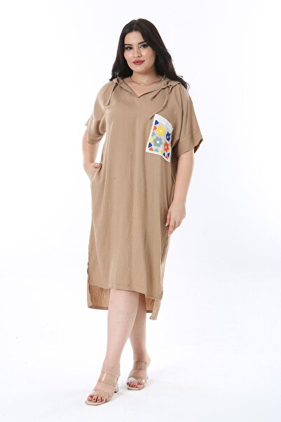 Şans Дамска плетена рокля с качулка и джобове с голям размер и детайли с нисък ръкав 65N36012