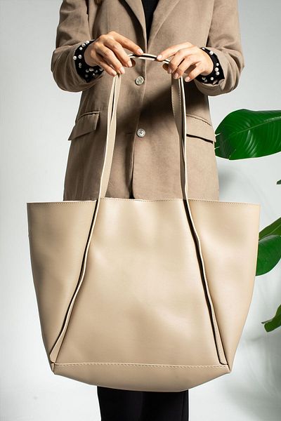 HONEY BAG ΜΟΝΤΕΛΟ LONDON ΤΣΑΝΤΑ ΧΕΡΙ ΚΑΙ ΩΜΟΥ ΜΕΓΑΛΟΥ ΜΕΓΕΘΟΥΣ ΚΟΥΤΑΒΙΟΥ