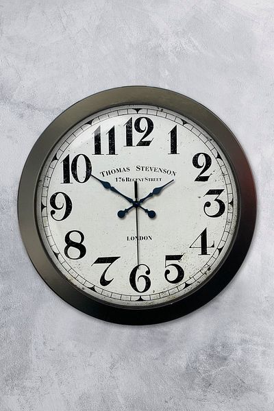 Kasva Concept 36 cm Black Metal Regent Street Wall Clock