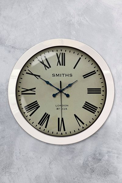 Kasva Concept Gift 36 cm White Metal Smiths Wall Clock