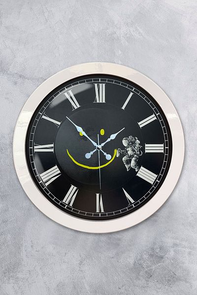 Kasva Concept Gift 36 cm White Metal Martian Wall Clock