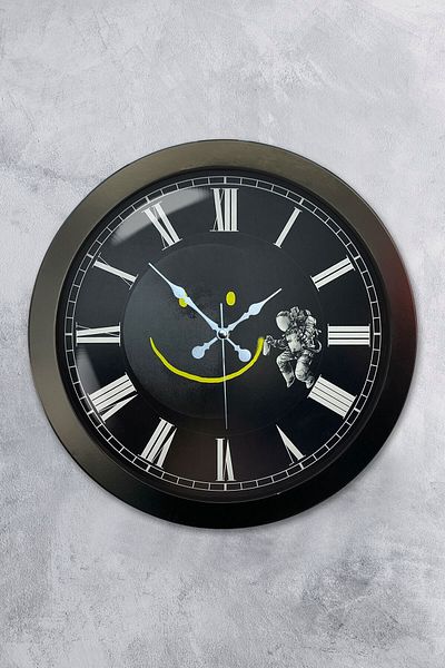 Kasva Concept Gift 36 cm Black Metal Martian Wall Clock