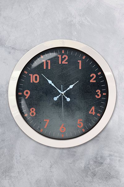 Kasva Concept Gift 36 cm White Metal Classic Wall Clock
