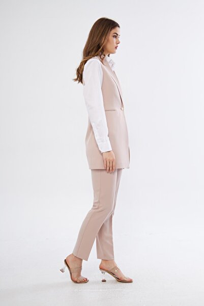 LOVELF Brooch Detail Pearl Button Vest Suit Beige