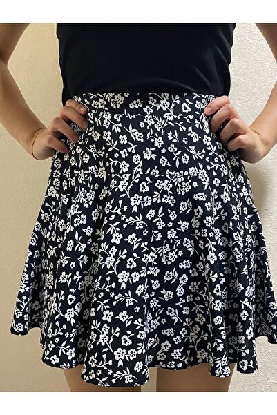 AL&SU BUTİK Kadın Siyah Papatya Desen Mini Şort Etek