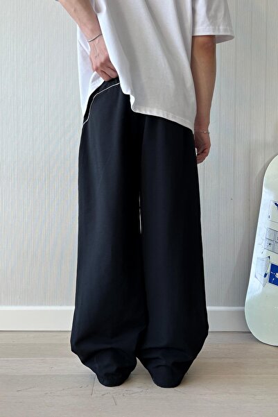 Flaw Wear Sweatpants - Piping Detail