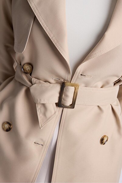 Zühre Omuz Apoletli Sırt Detaylı Bej Trençkot 13563