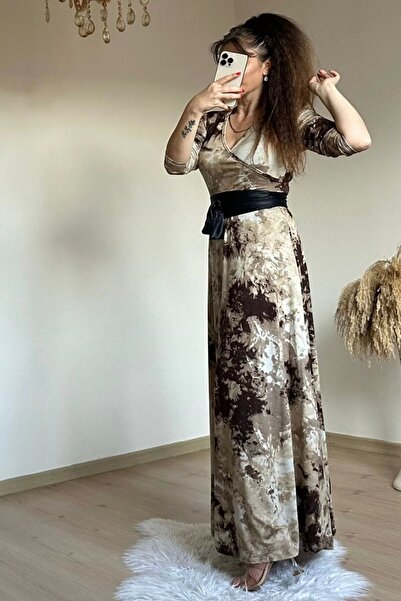 AZRA BUTİK Φόρεμα με μοτίβο εκτύπωσης καφέ σε όλο το μήκος