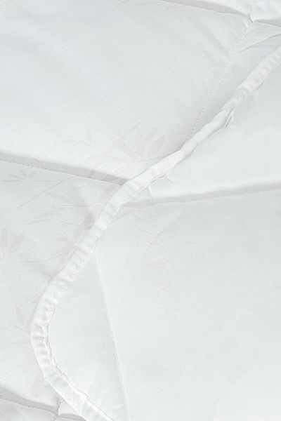 FAVORA Luxury Double Quilt with Bamboo Content 195x215 - Cream
