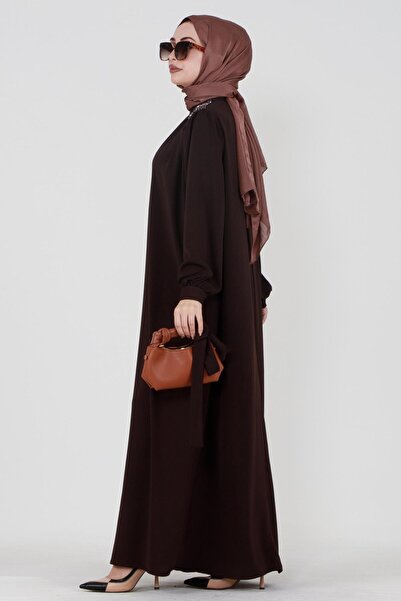 Sevitli Hijab Φόρεμα με Κεντημένο στον ώμο και Ζώνη Μέσης-Καφέ