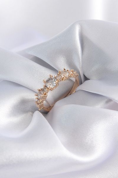 Bijou ring top