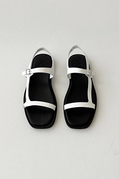 nope21shoess صندل من الجلد الطبيعي باللون الأبيض