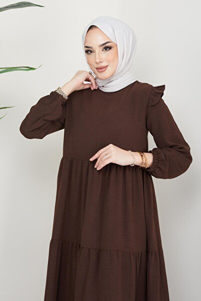 hafsamina Φόρεμα Hijab Ayrobin με βολάν από τον ώμο καφέ