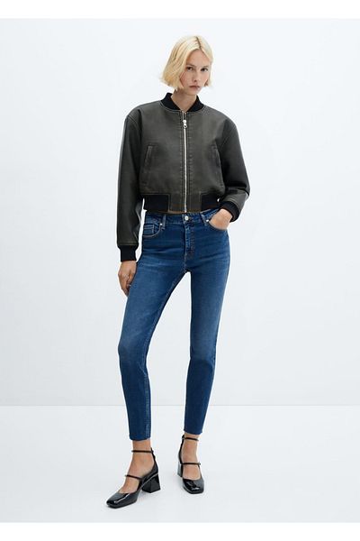 MANGO Woman Skinny-Jeans mit verkürzter Länge