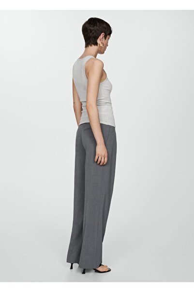 MANGO Woman Πλεκτή μπλούζα Lureks - Άνετη εφαρμογή και κομψό σχέδιο