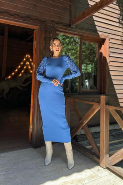 Elbee Fashion Woman Трикотажне плаття з плетеними рукавами