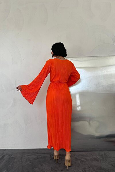 Elbee Fashion Woman Плісирована сукня з розкльошеним рукавом