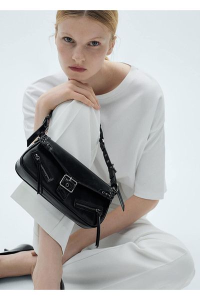 MANGO Woman Taška přes rameno s detailní přezkou